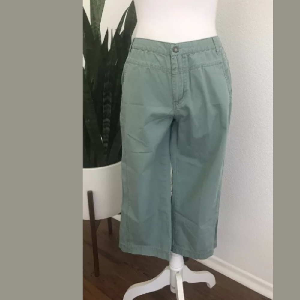 Columbia Sage Green Crop Pants Size 6